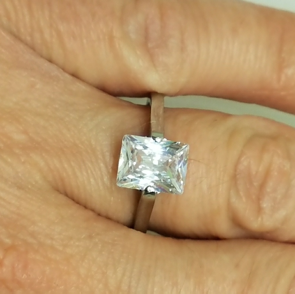 NWT Rectangle Cz Engagement Ring Size 9 - Picture 7 of 8